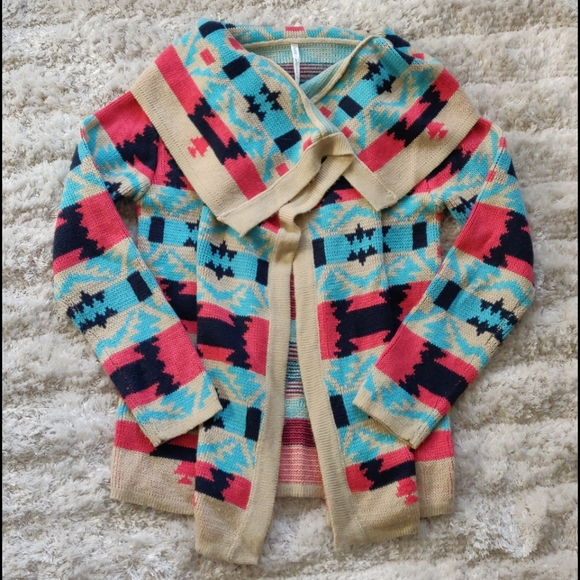 Kate Collection Sweaters - EUC Aztec print open front cardigan